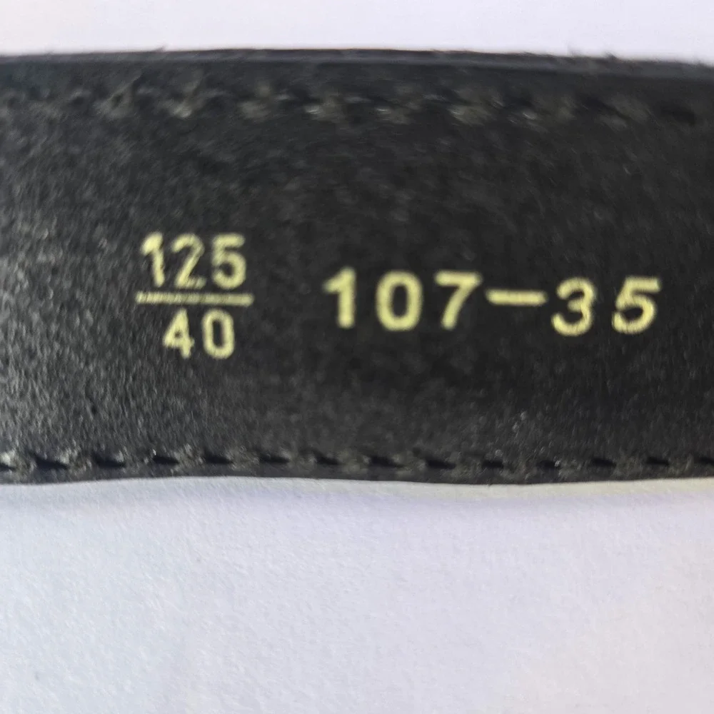 Leonardo Mens Black Genuine Leather Belt Made in Italy 40 107-35 Silver buckle